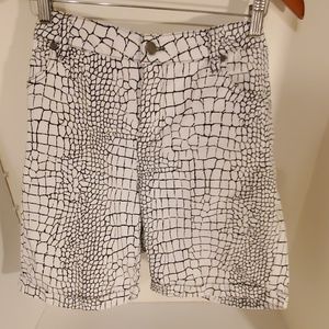 Liverpool Stretch B/W Jean Short